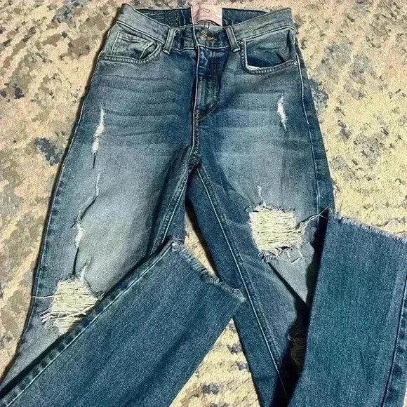 REVICE Uptown Road-trip Jeans Size 25 - Picture 4 of 10